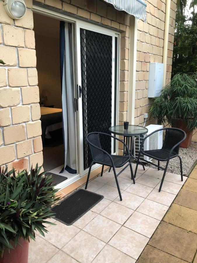 Beachhouse Bed And Breakfast Redcliffe Exterior photo